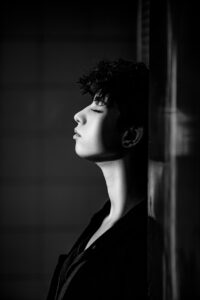 マッチングアプリで女性が有料になるメリットとは？