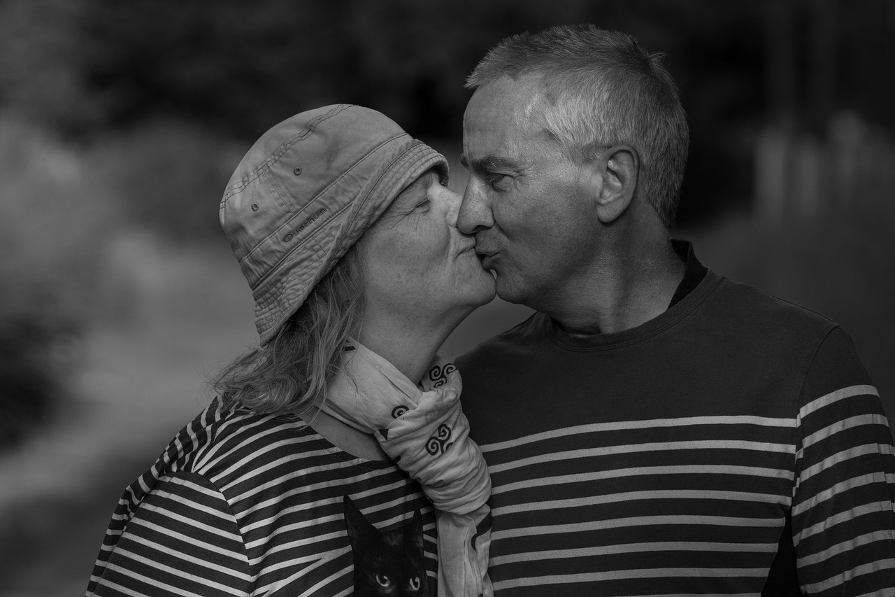 マッチングアプリの男女比は実際にどうなっているのか？